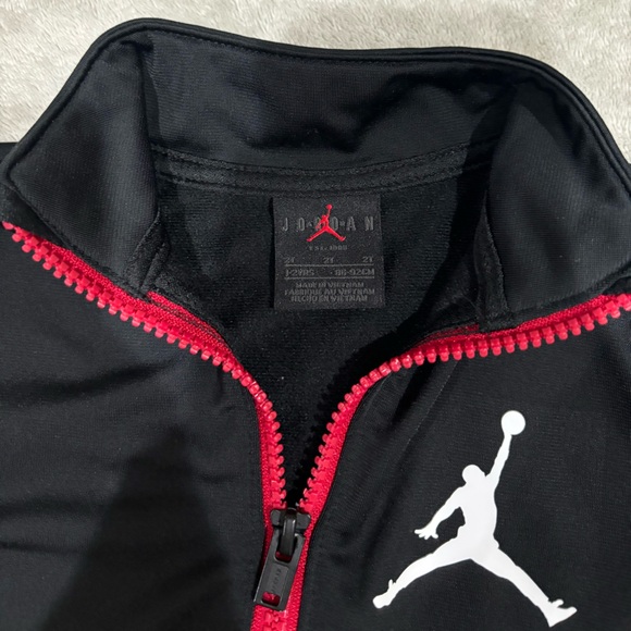 2T Nike Jordan toddler tracksuit - Picture 2 of 3